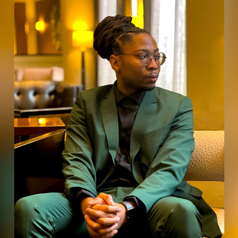 Meet your Posher, Christian